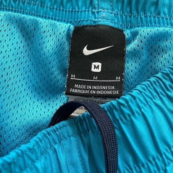 NIKE | MENS BLUE NIKE SWIM TRUNKS, SIZE M - Picture 3 of 4